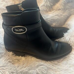 Coach Dylan Horse And Carriage Leather Bootie Black Womens 6.5